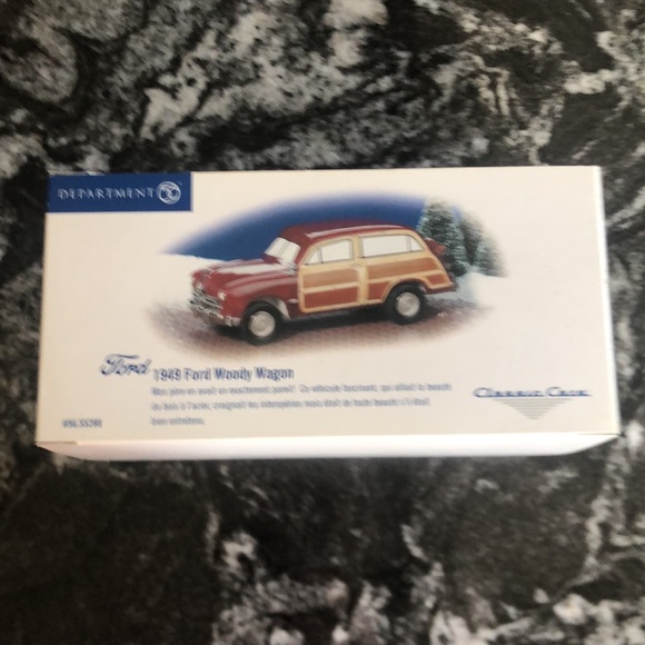 1949 Ford Woody Wagon by Department 56 - Picture 3 of 6